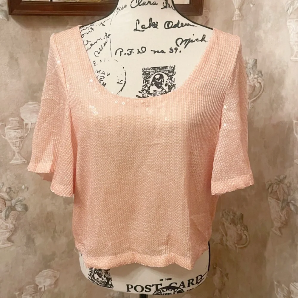 FREE PEOPLE NIGHT FEVER HALF SLEEVE SEQUIN TOP SOFT PEACH SMALL - Picture 5 of 5